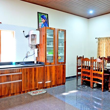 Hulihara Homestay - Full Villa, Coffee Estate & Balcony View Sakleshpur Exteriör bild