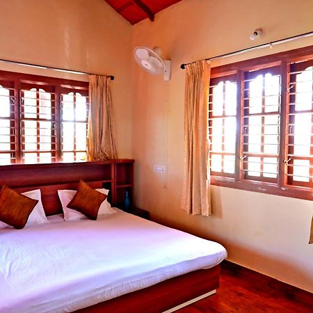 Hulihara Homestay - Full Villa, Coffee Estate & Balcony View Sakleshpur Exteriör bild