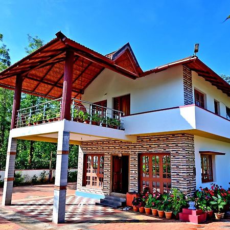 Hulihara Homestay - Full Villa, Coffee Estate & Balcony View Sakleshpur Exteriör bild
