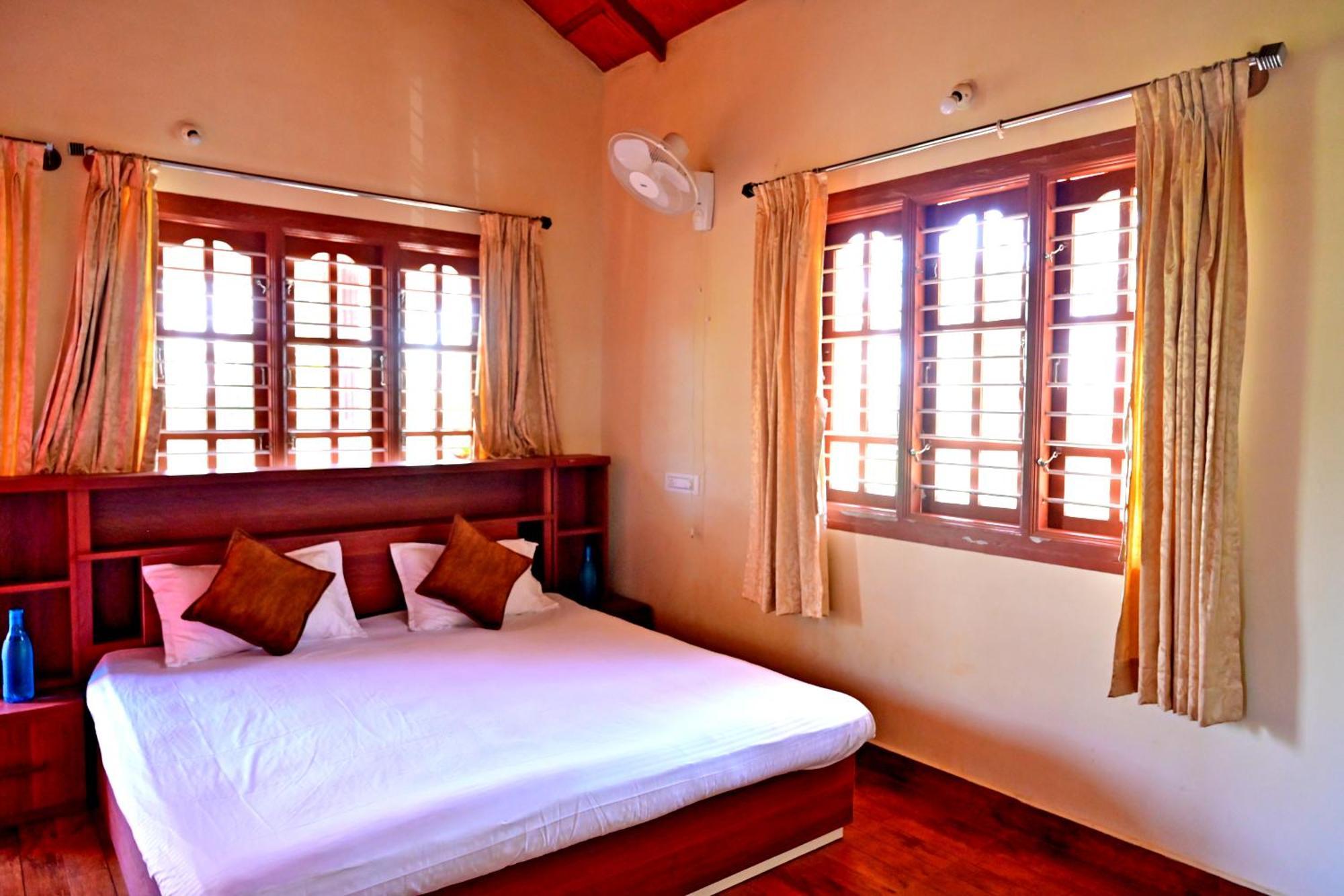 Hulihara Homestay - Full Villa, Coffee Estate & Balcony View Sakleshpur Exteriör bild
