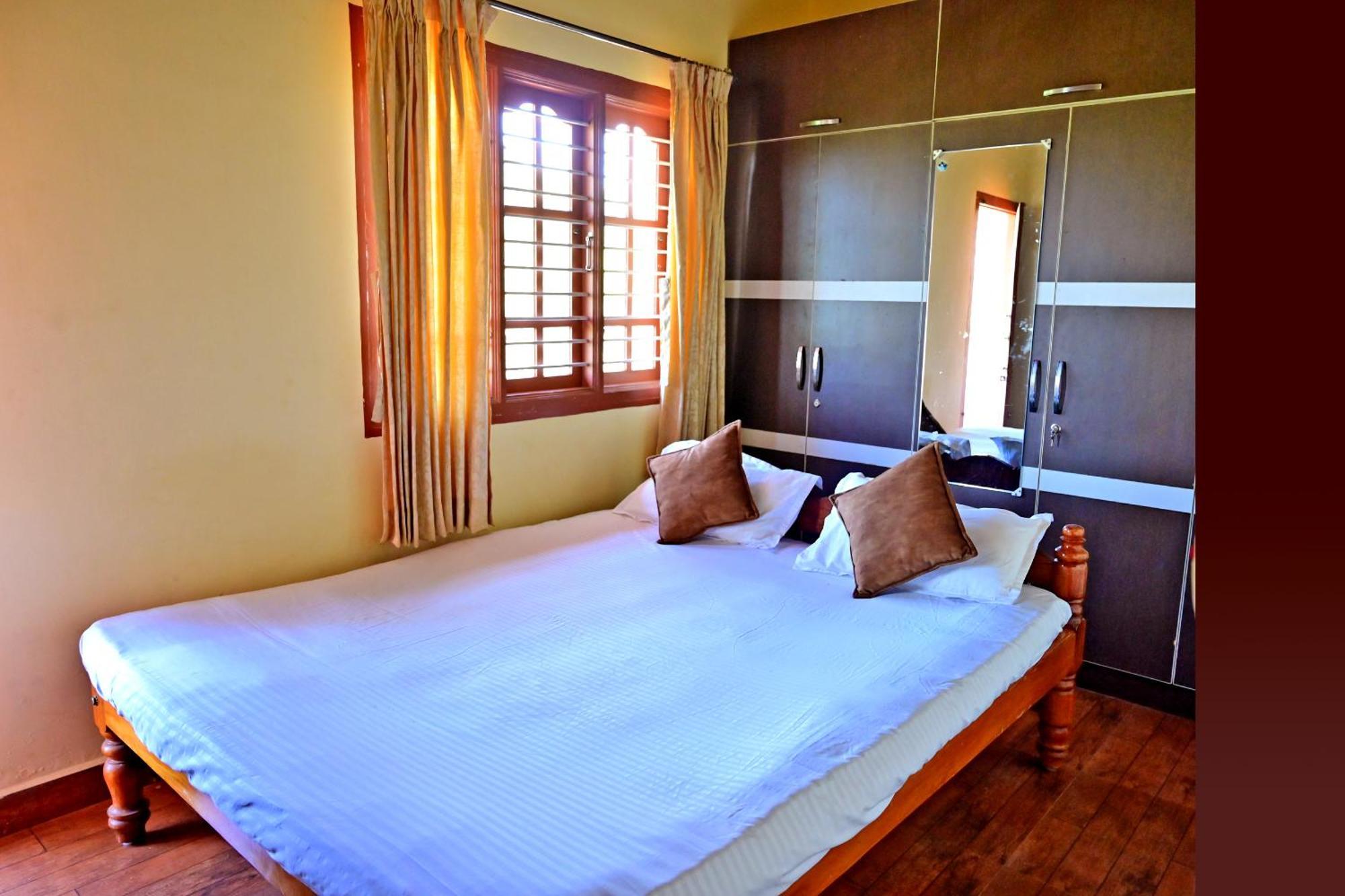 Hulihara Homestay - Full Villa, Coffee Estate & Balcony View Sakleshpur Exteriör bild