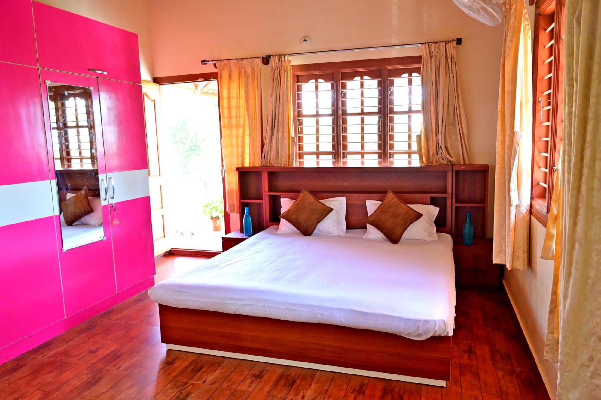 Hulihara Homestay - Full Villa, Coffee Estate & Balcony View Sakleshpur Exteriör bild