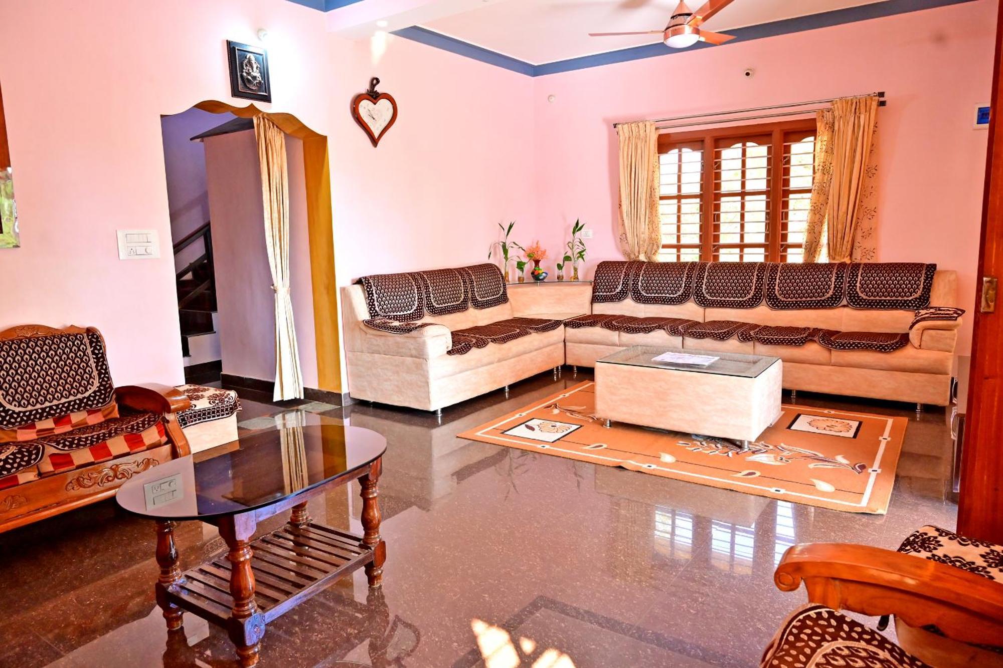 Hulihara Homestay - Full Villa, Coffee Estate & Balcony View Sakleshpur Exteriör bild