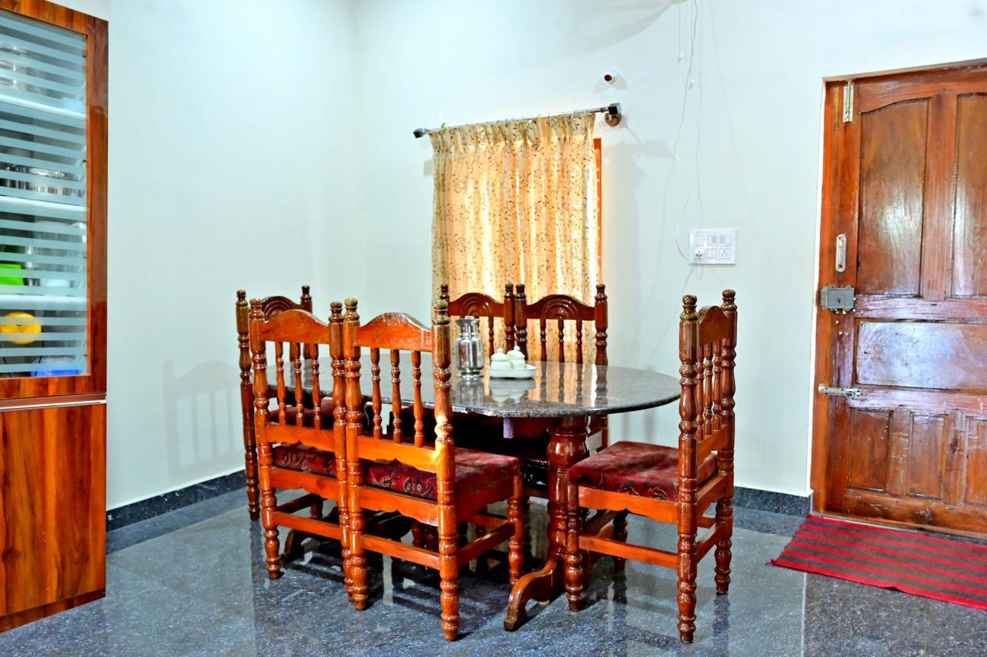 Hulihara Homestay - Full Villa, Coffee Estate & Balcony View Sakleshpur Exteriör bild