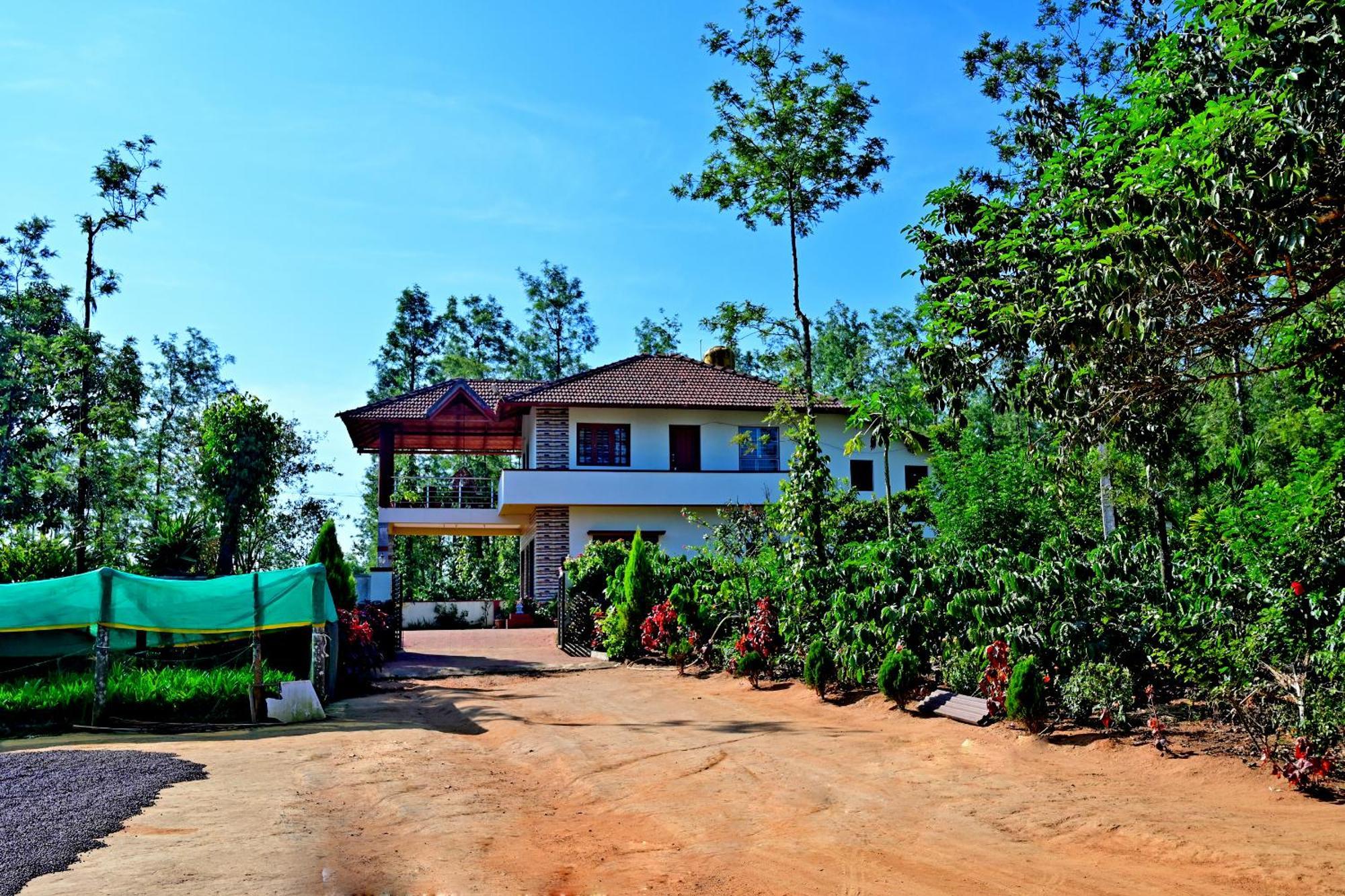Hulihara Homestay - Full Villa, Coffee Estate & Balcony View Sakleshpur Exteriör bild