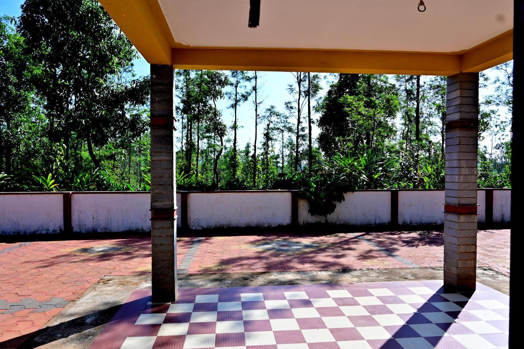 Hulihara Homestay - Full Villa, Coffee Estate & Balcony View Sakleshpur Exteriör bild